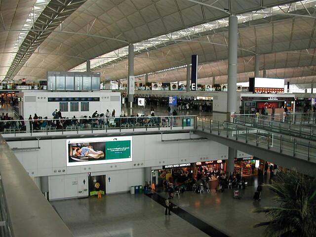 18_hk_airport_inside_1